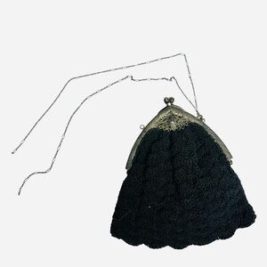 Antique clasp black clutch